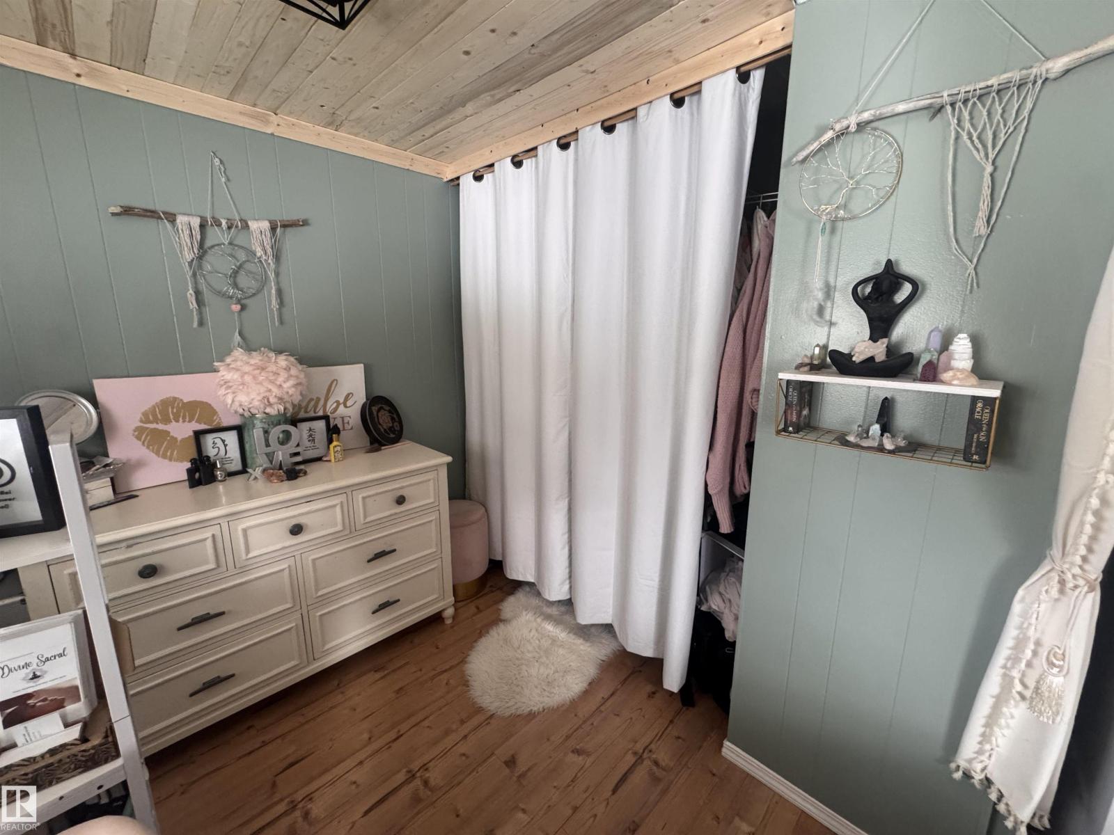 #44 9501 104 Ave - 17