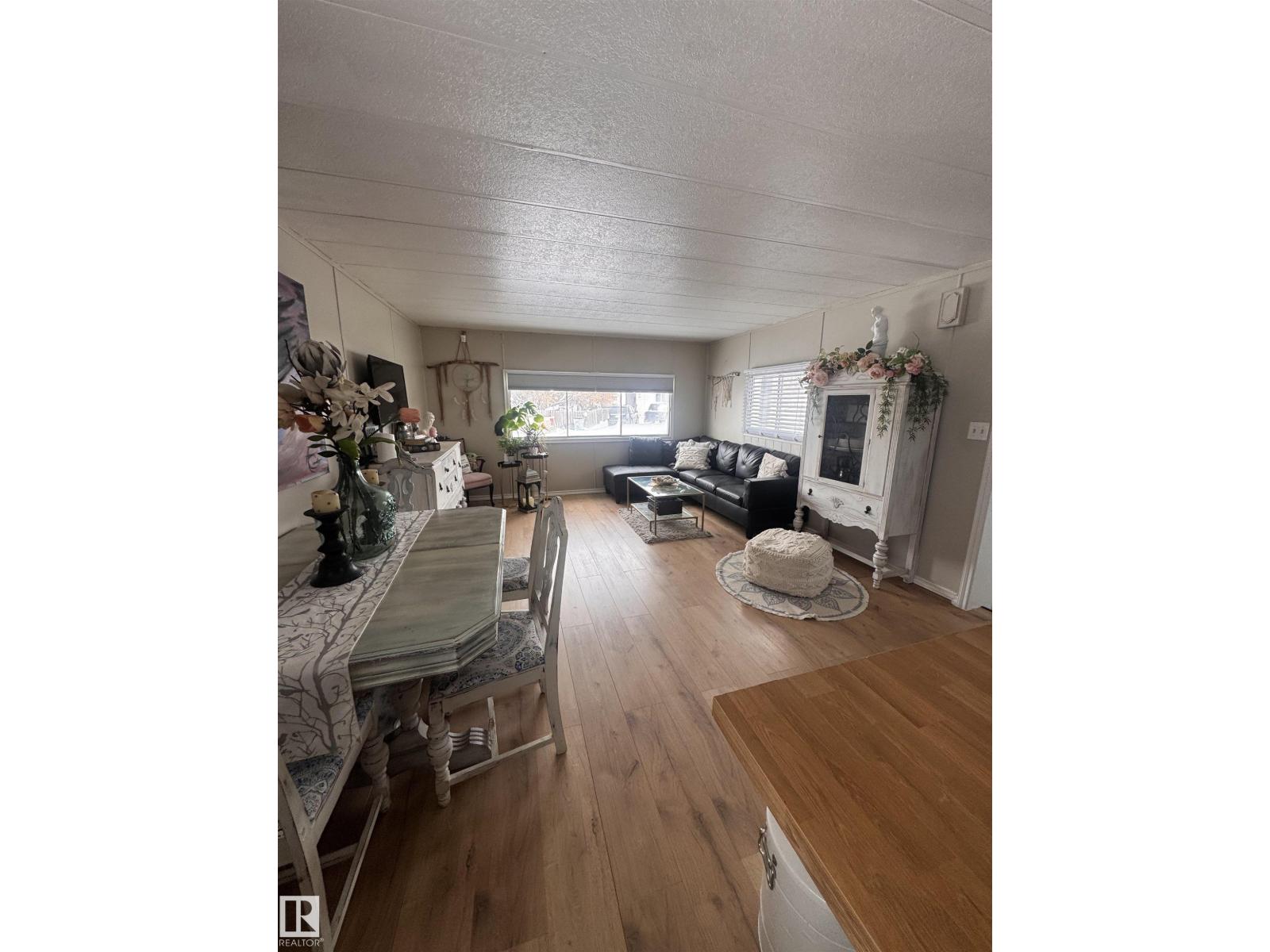 #44 9501 104 Ave - 18