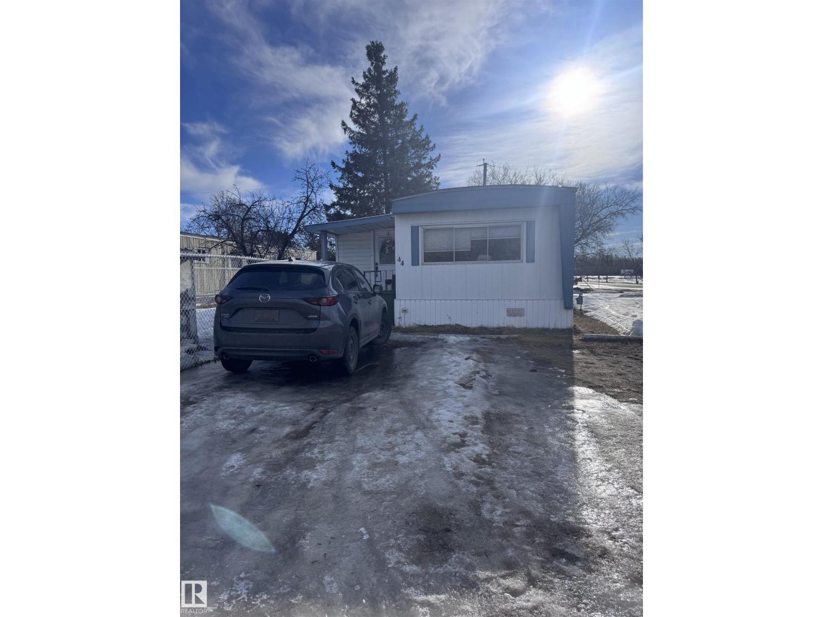 #44 9501 104 Ave - 23