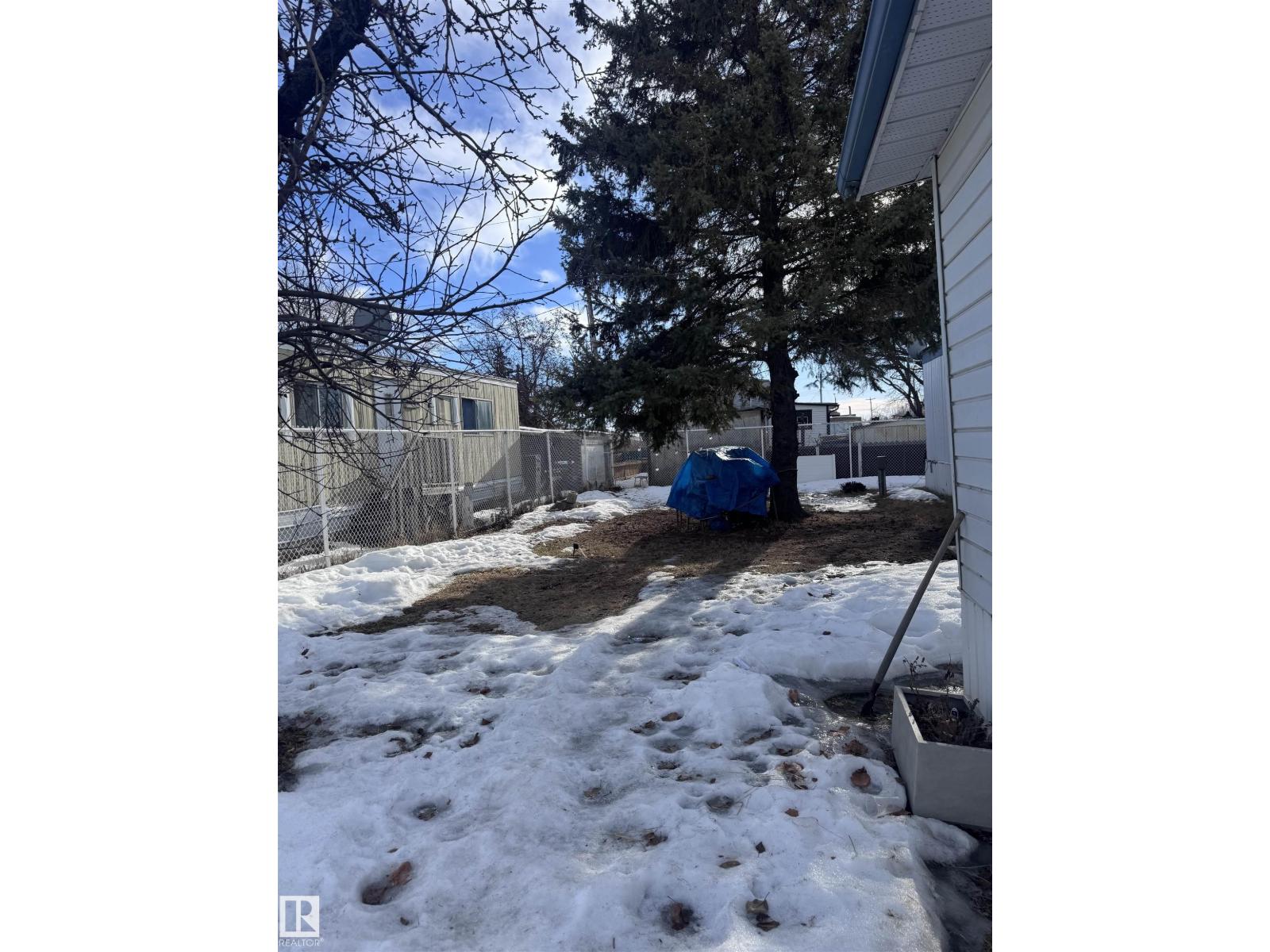 #44 9501 104 Ave - 24