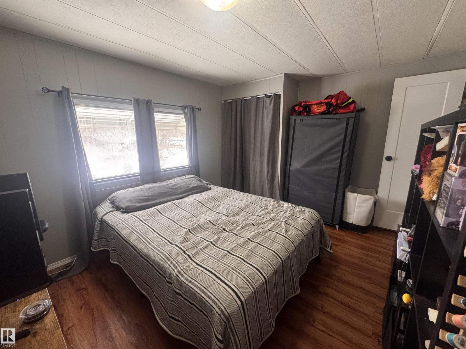 #44 9501 104 Ave - 25