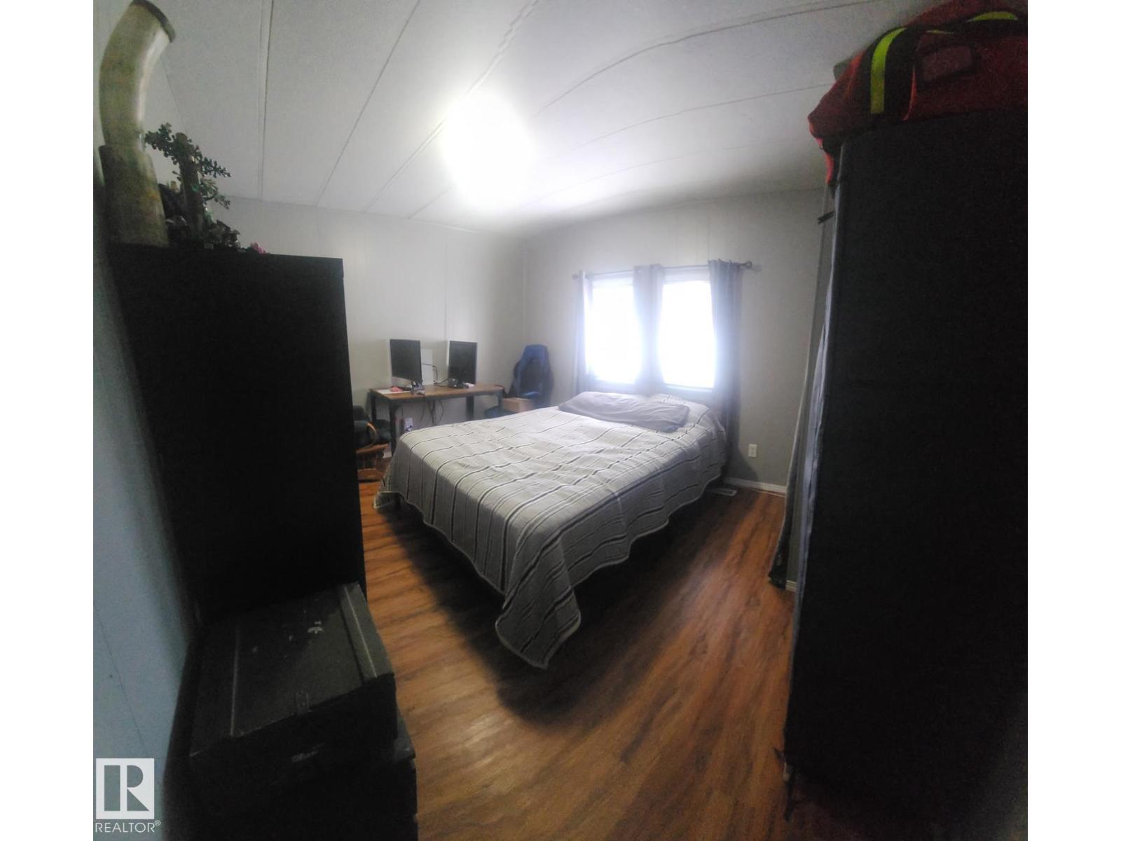#44 9501 104 Ave - 27