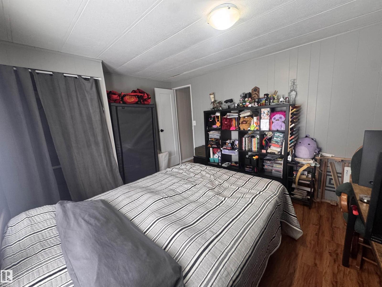#44 9501 104 Ave - 32