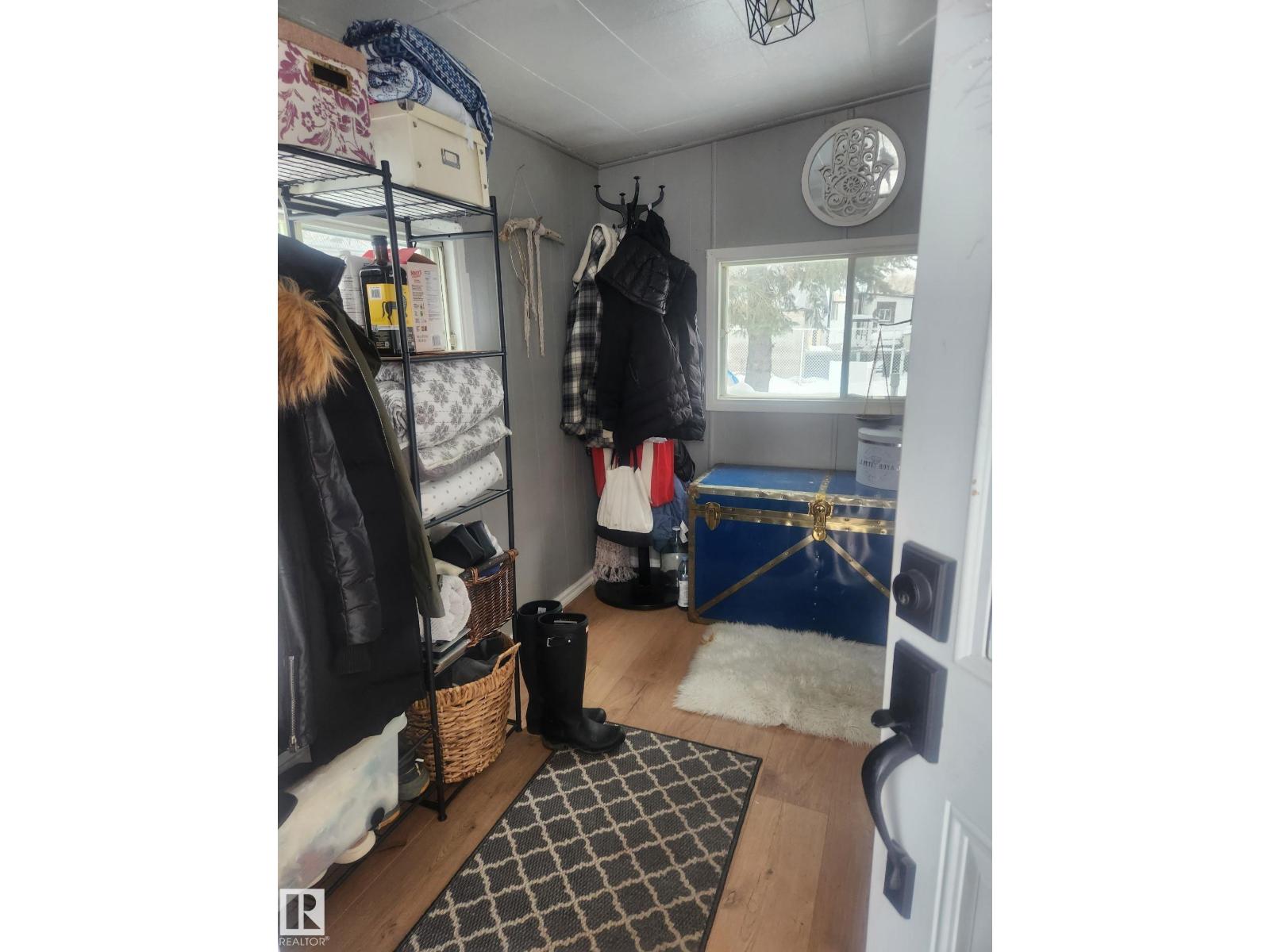 #44 9501 104 Ave - 37