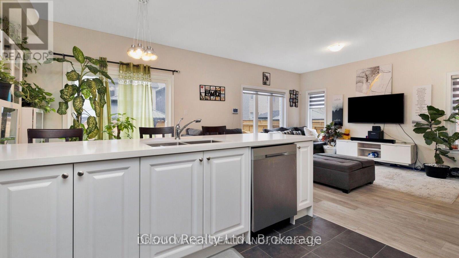 73 LORNE THOMAS PLACE - 16