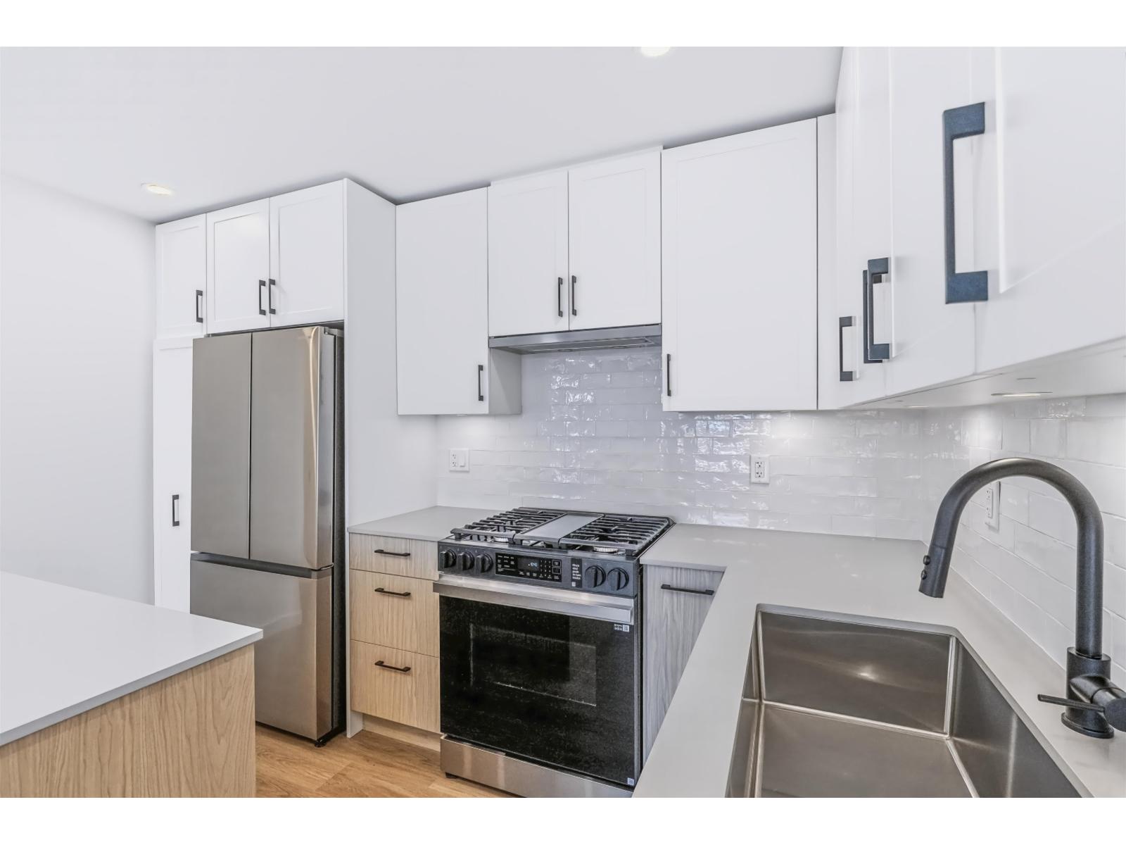 3 Bed, 2 Bath Apartment for Sale in Langley – 315 27218 ALDERGROVE TOWN CENTRE DRIVE, Langley – MLS# R3144445 - Image 14