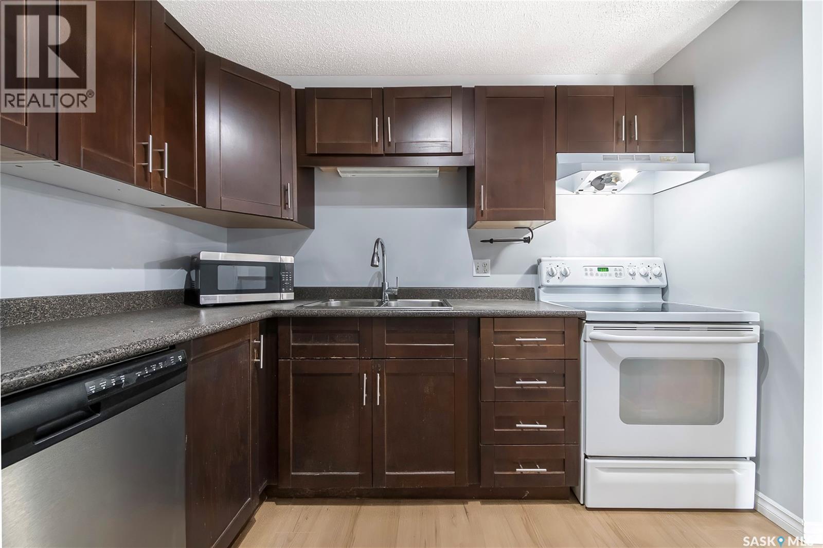 #301 335 Kingsmere BOULEVARD - 14
