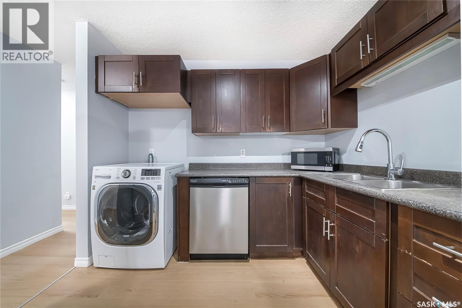 #301 335 Kingsmere BOULEVARD - Image 16