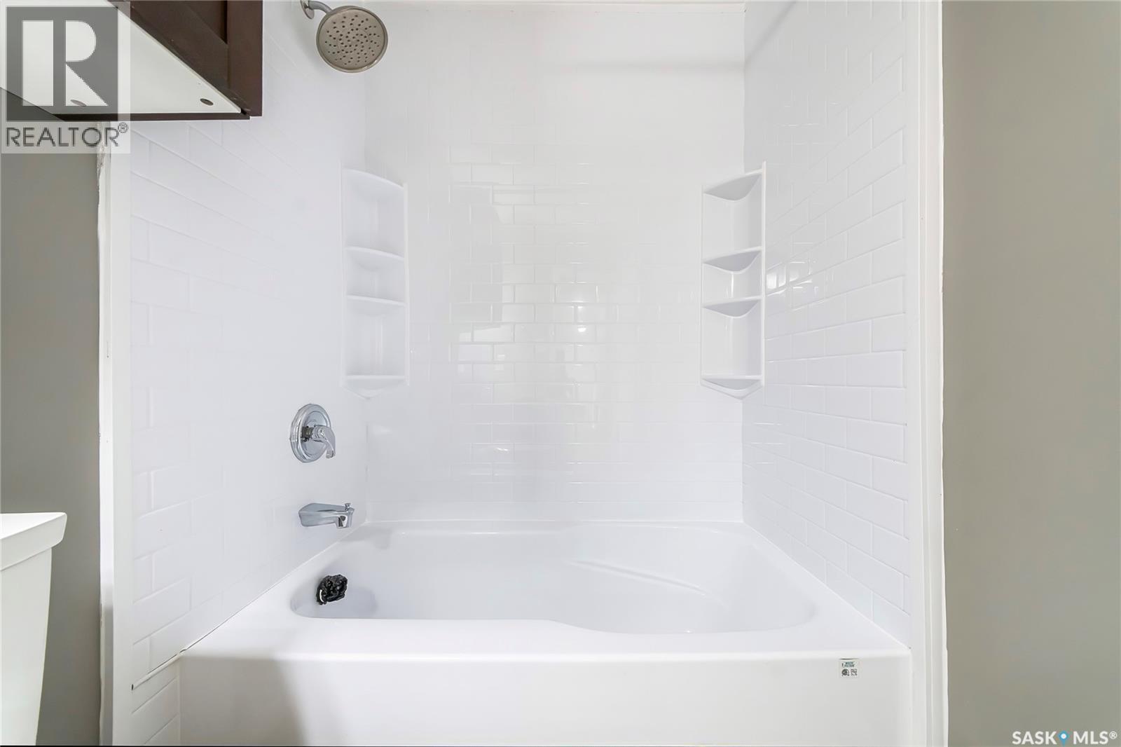 #301 335 Kingsmere BOULEVARD - Image 19