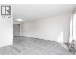 10 Cayuga Crescent W - photo 6