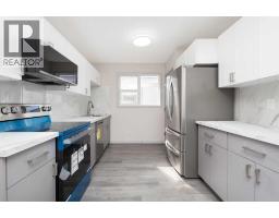 10 Cayuga Crescent W - photo 9