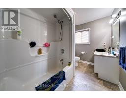 Bathroom - 50 Donato Way, Wasaga Beach, ON L9Z1R9 Photo 7