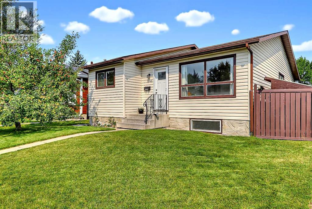 40 River Valley Crescent SE - 1