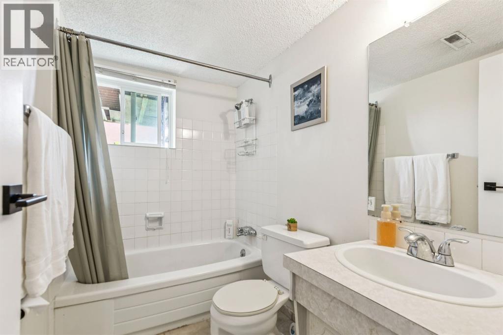 532 Queensland Circle SE - Image 36