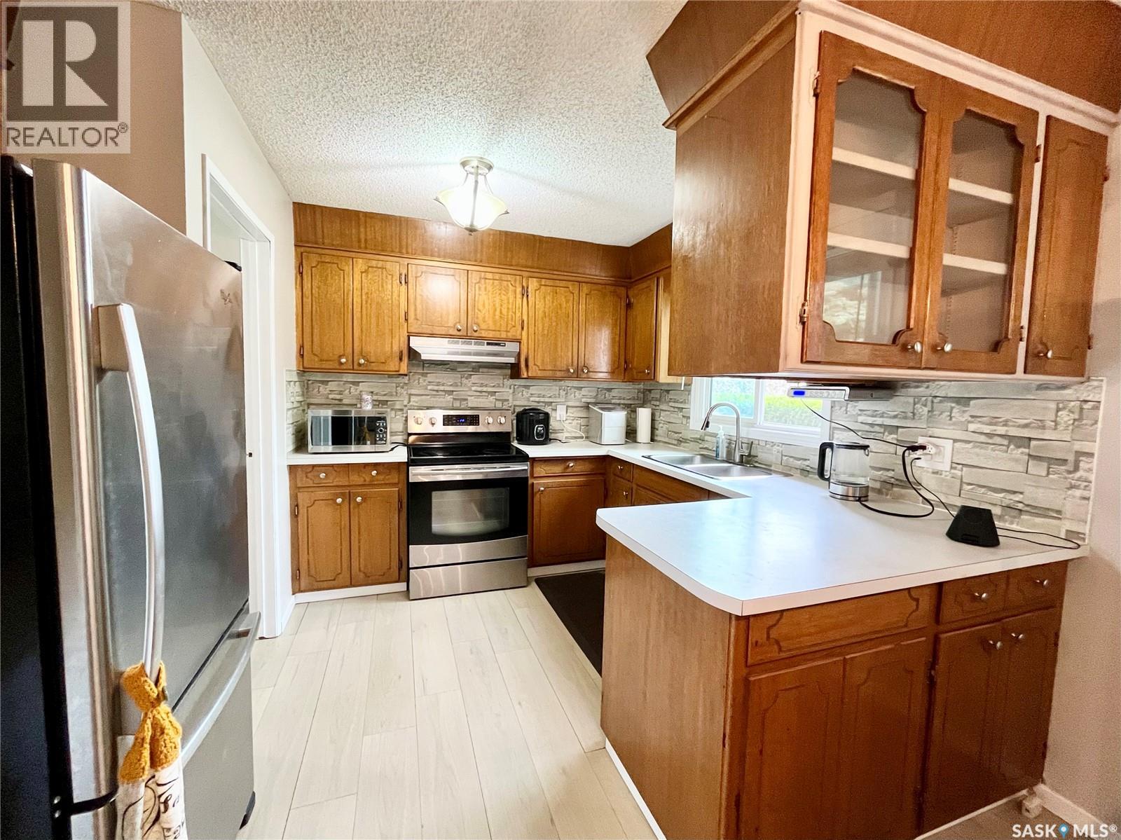 10 Mackie CRESCENT - Image 3