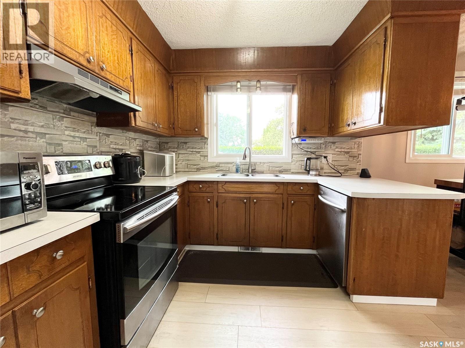 10 Mackie CRESCENT - Image 5