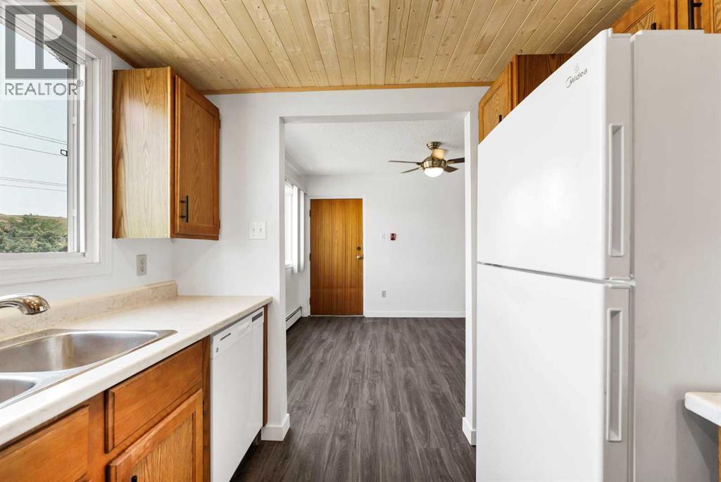 #211 1051 3 Street NW - 28