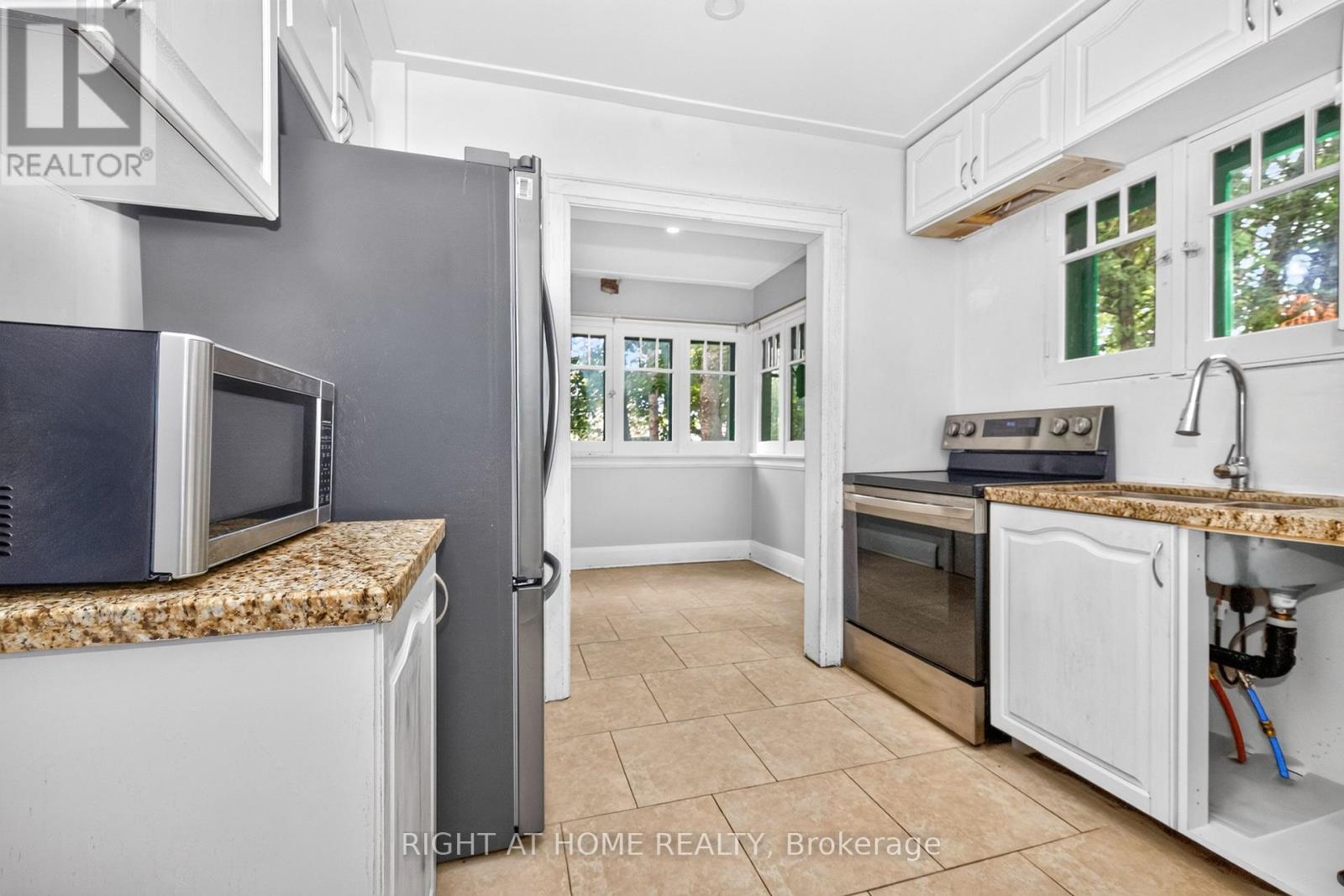 85 MAPLE AVENUE - 18