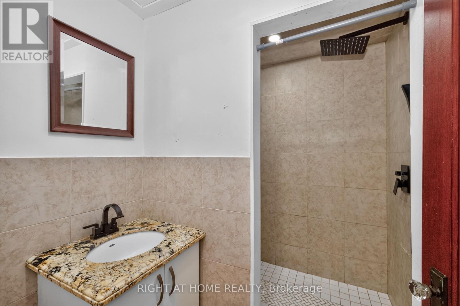 85 MAPLE AVENUE - Image 25