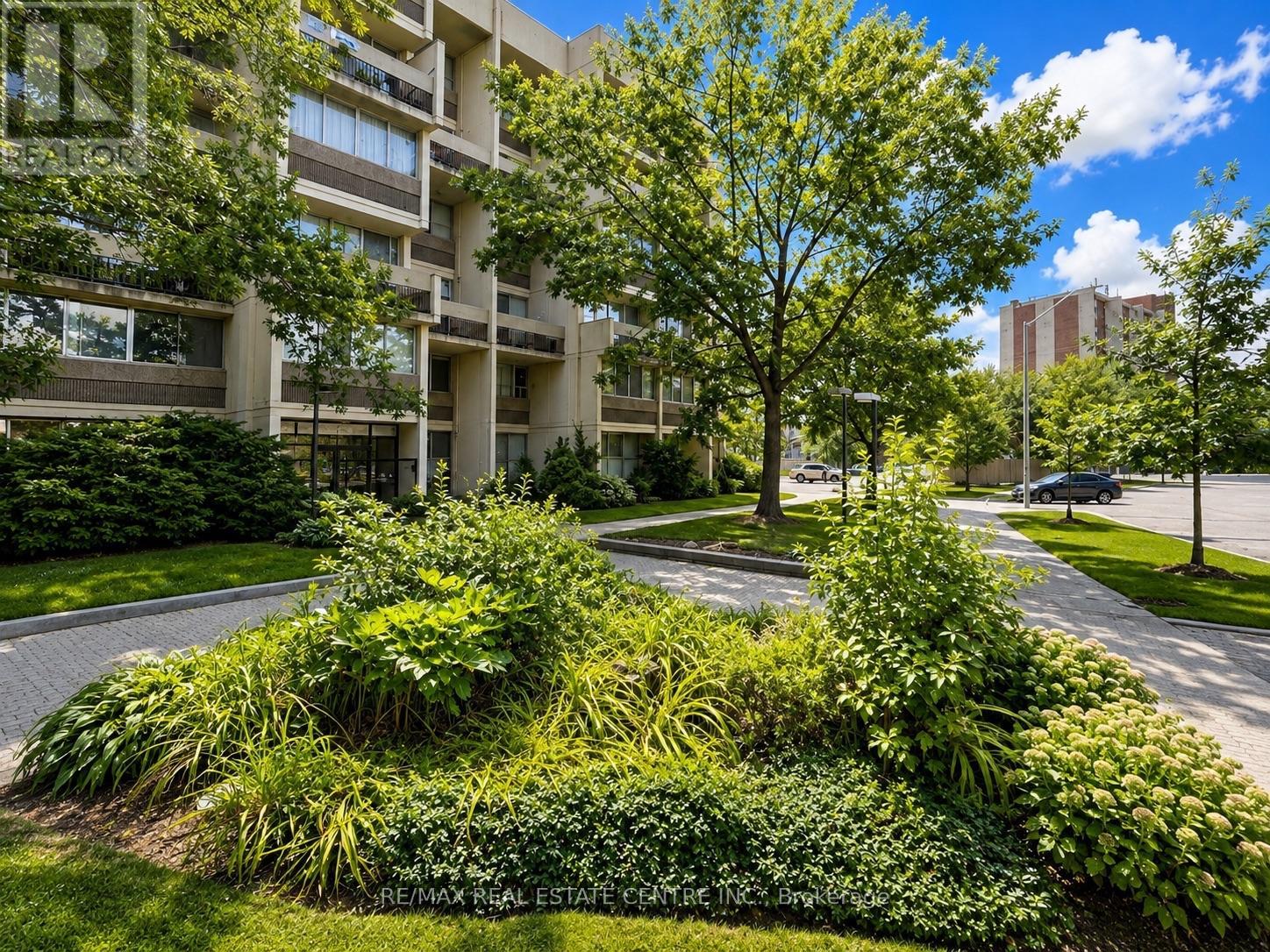 #516 1300 MARLBOROUGH COURT - 2