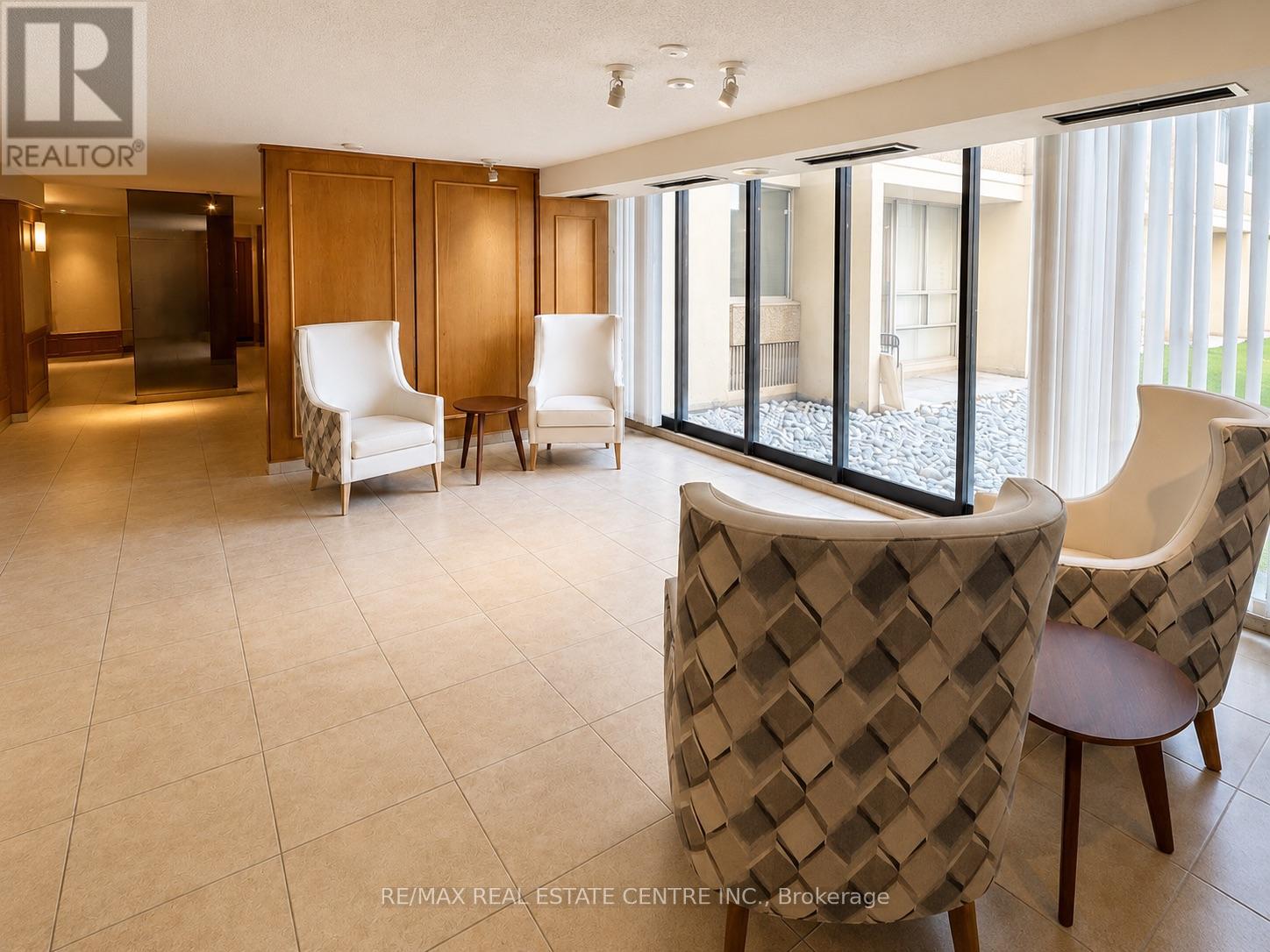 #516 1300 MARLBOROUGH COURT - Image 4