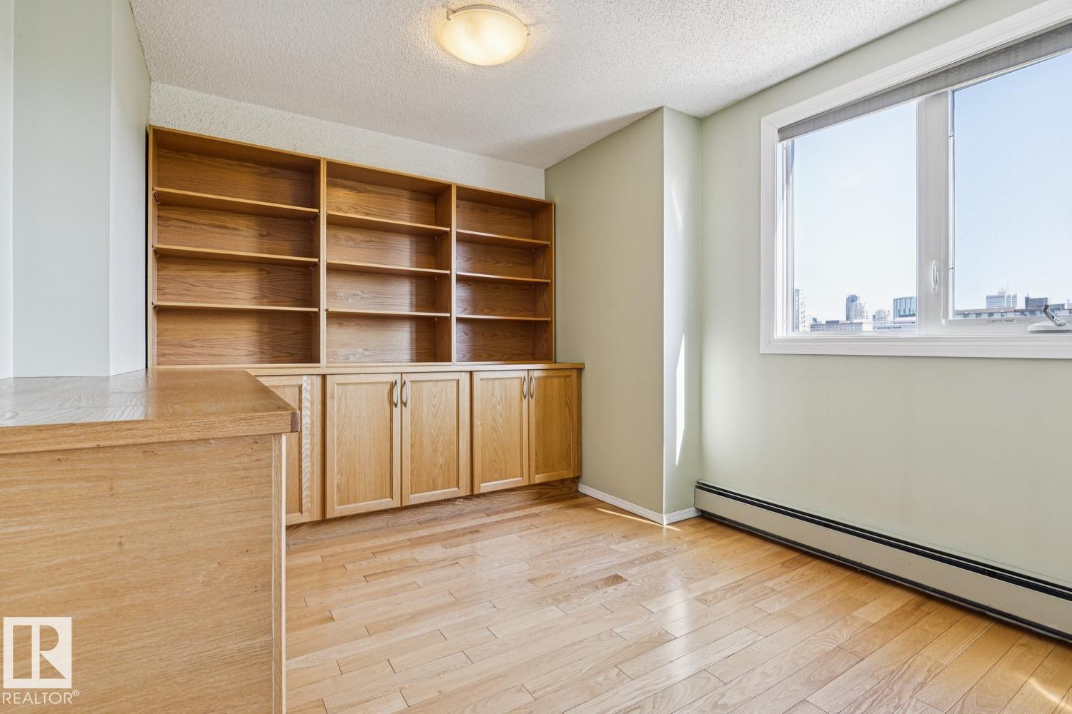 #905 9929 113 ST NW - 12