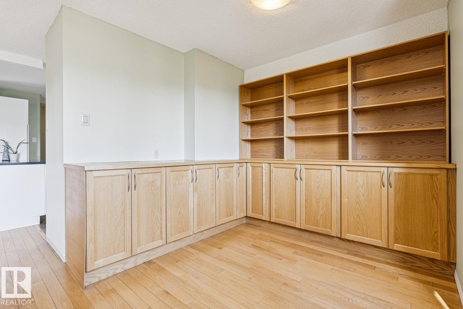 #905 9929 113 ST NW - 13