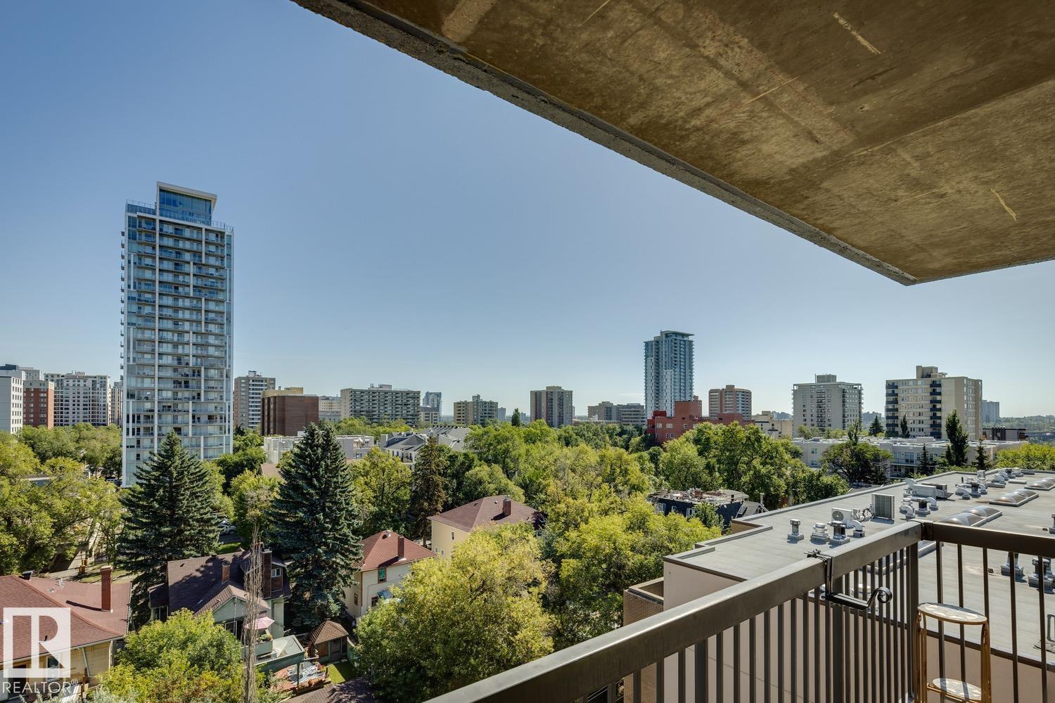 #905 9929 113 ST NW - 25