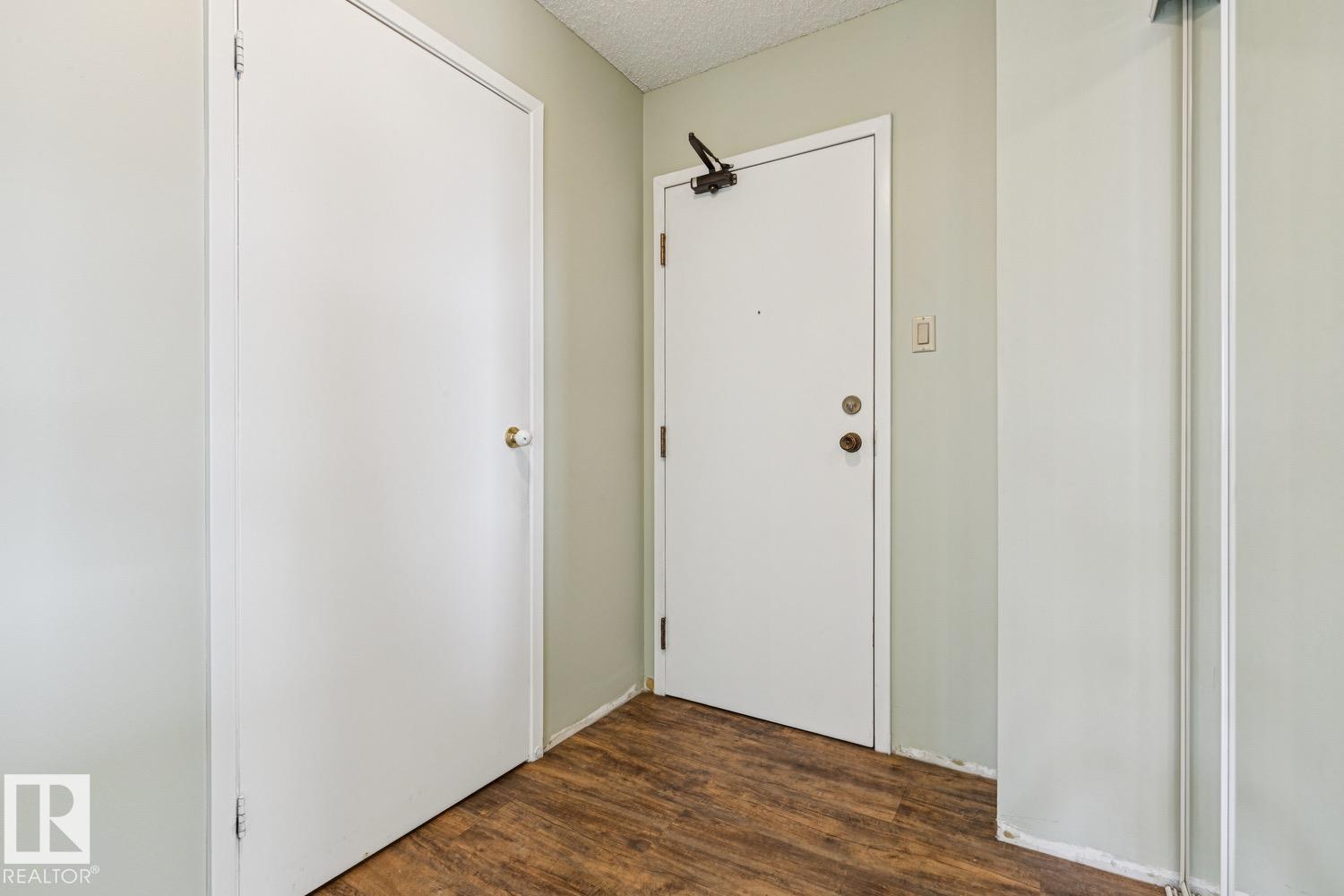 #905 9929 113 ST NW - 3