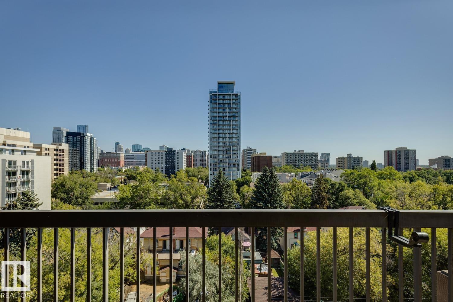 #905 9929 113 ST NW - 31