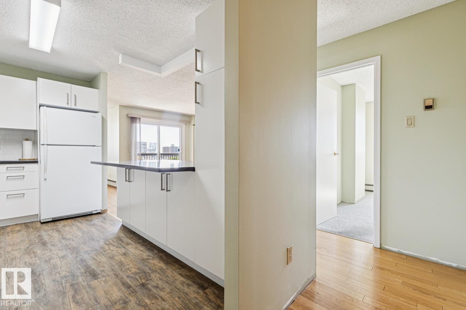 #905 9929 113 ST NW - 5