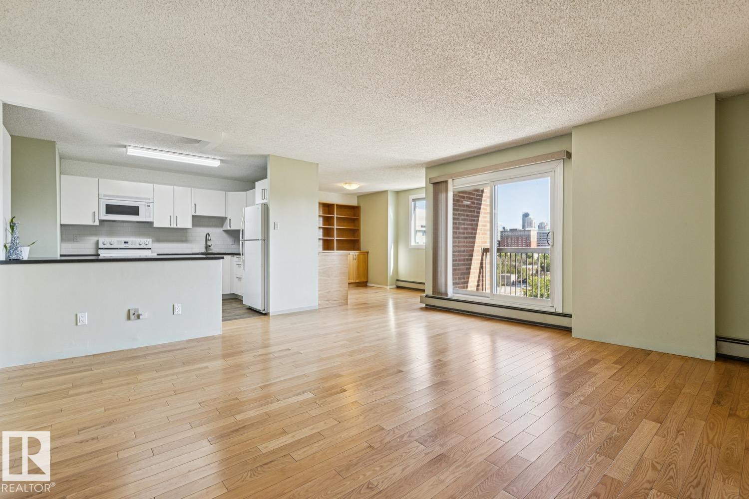 #905 9929 113 ST NW - 9