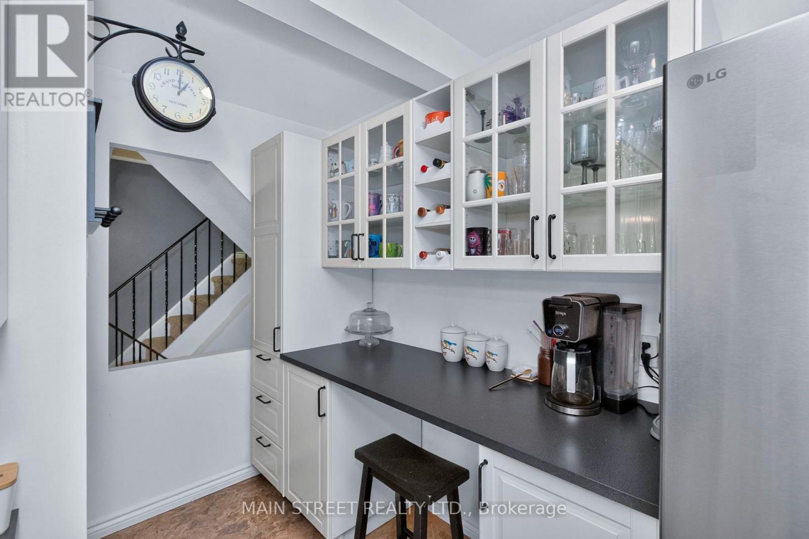 8 ROBIN COURT - 13