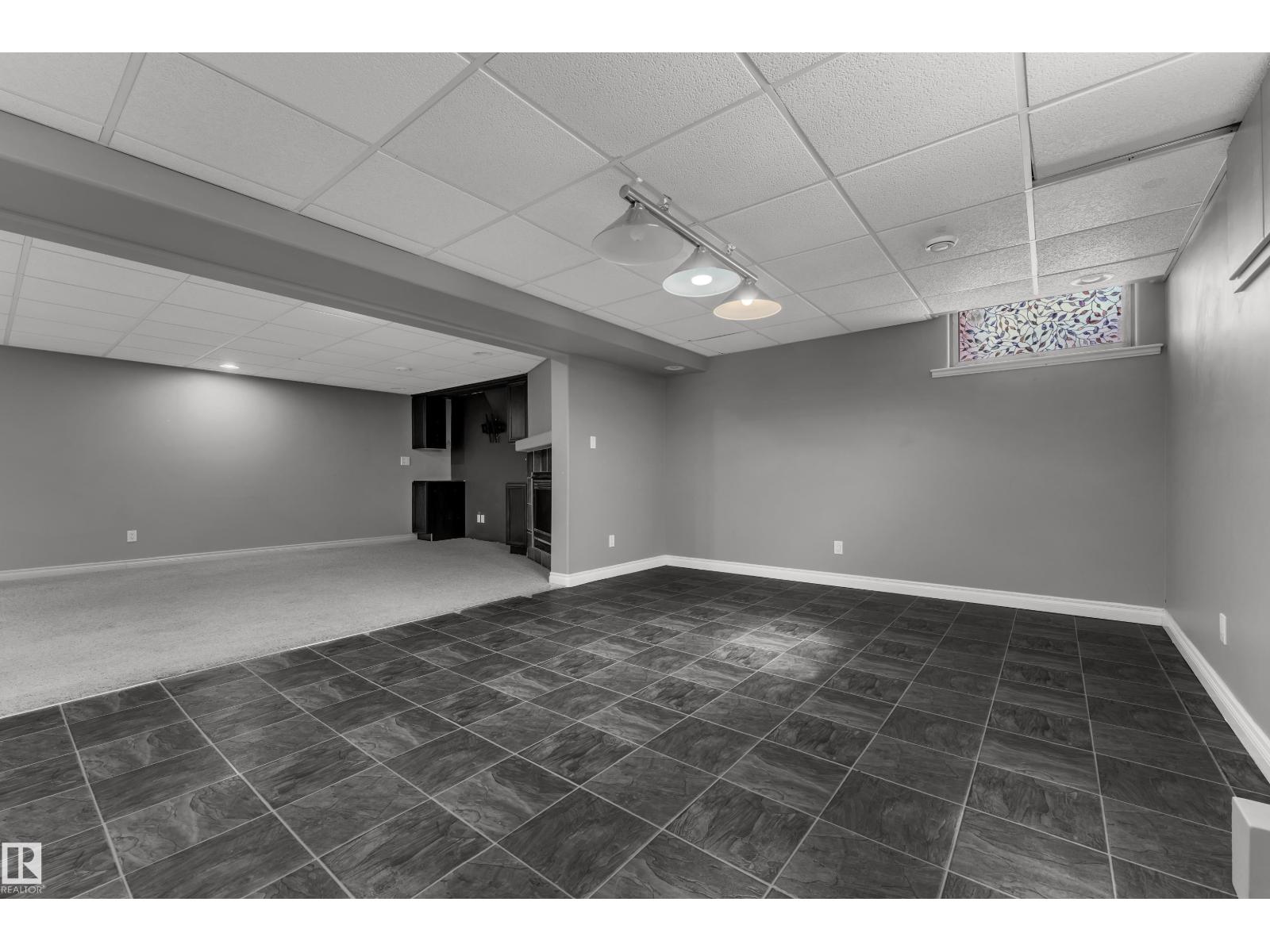 8803 68A ST NW - Image 36