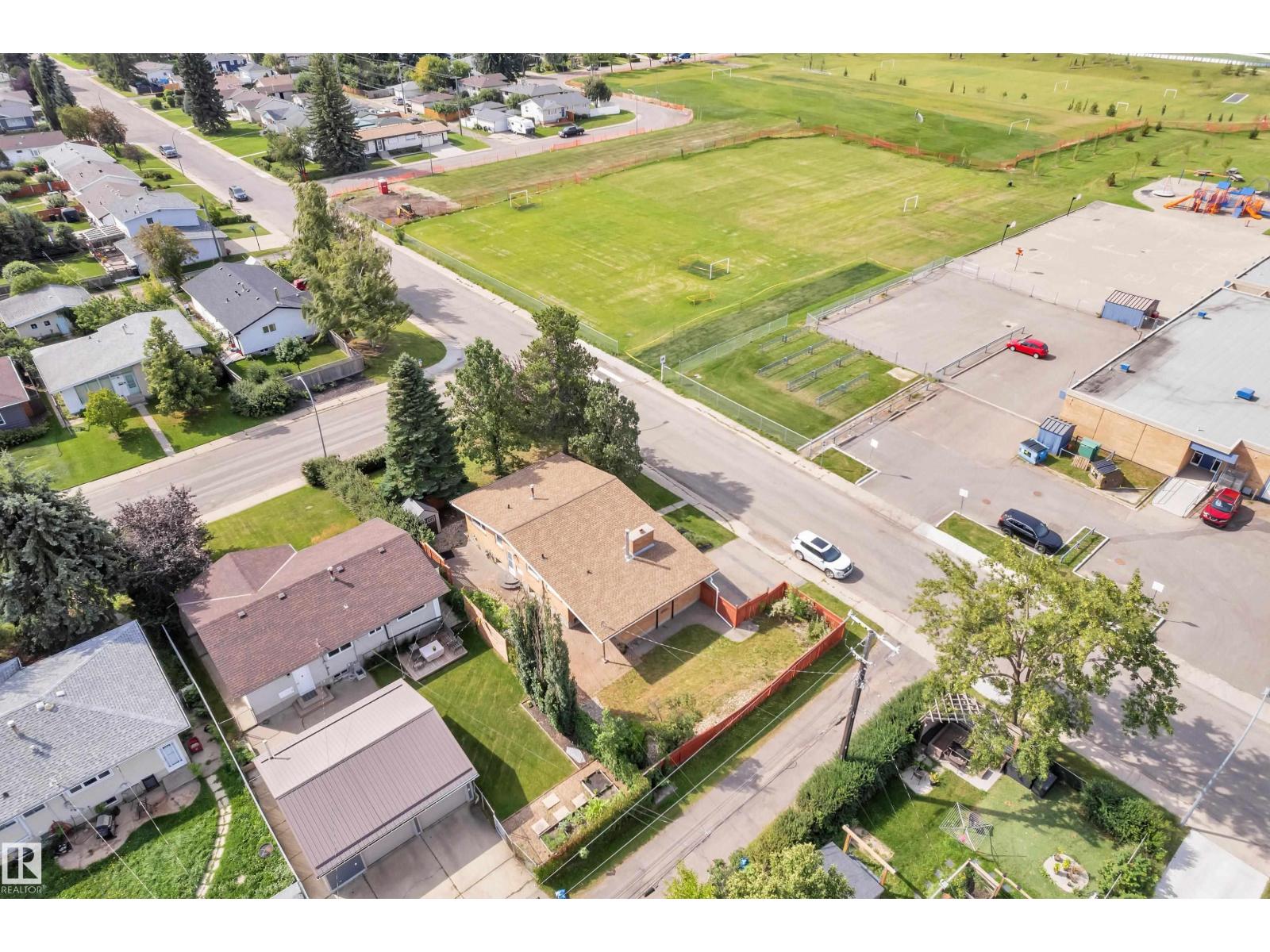 8803 68A ST NW - 43
