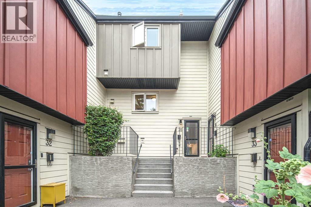 35, 4740 Dalton Drive NW, Calgary, Alberta, T3A2H4