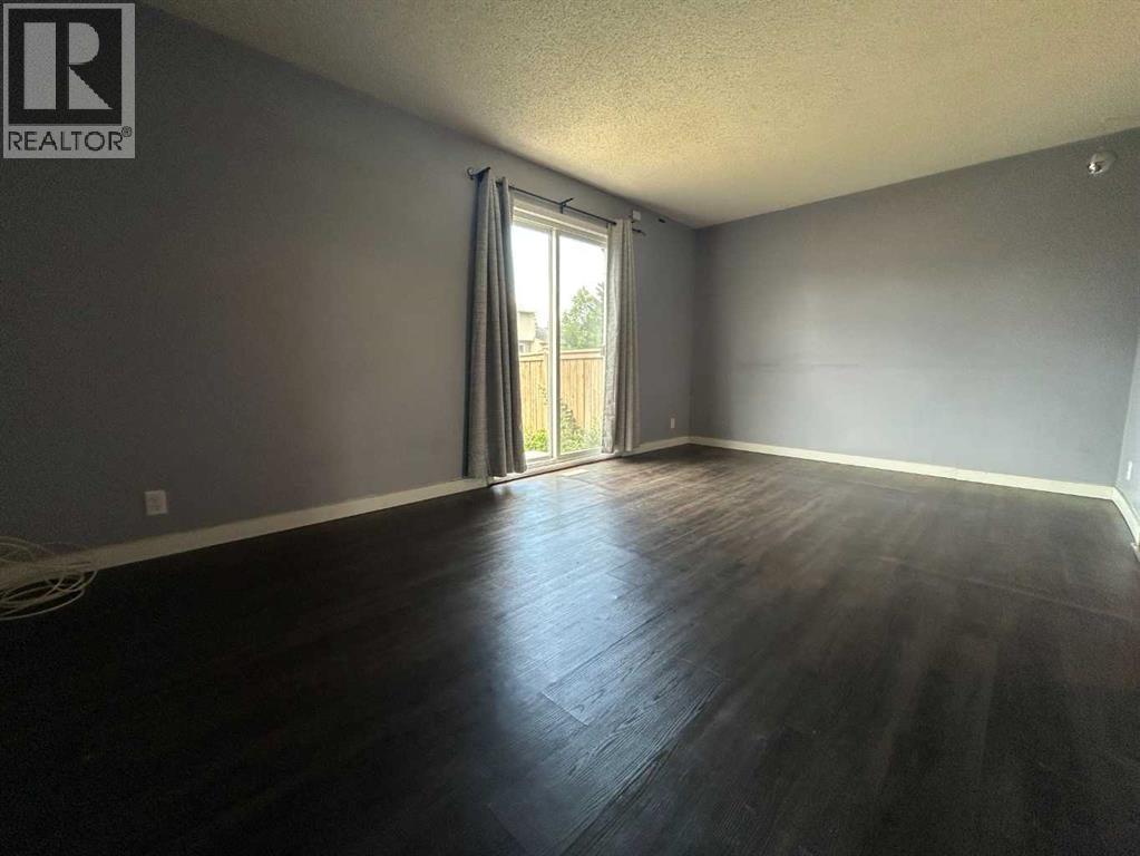 #161 20 Falbury Crescent NE - 12
