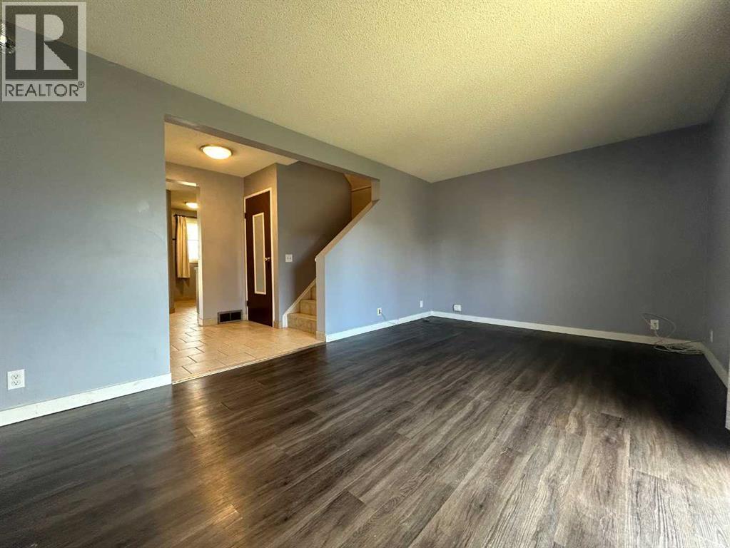 #161 20 Falbury Crescent NE - 10