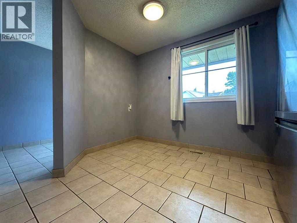 #161 20 Falbury Crescent NE - 8