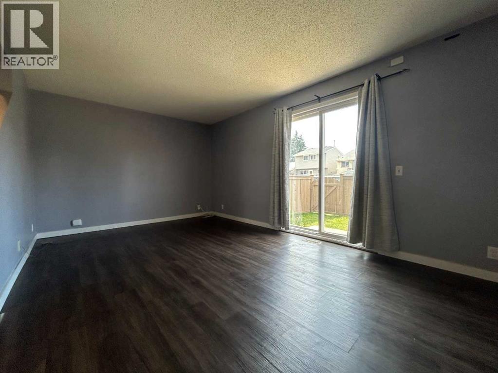 #161 20 Falbury Crescent NE - 11