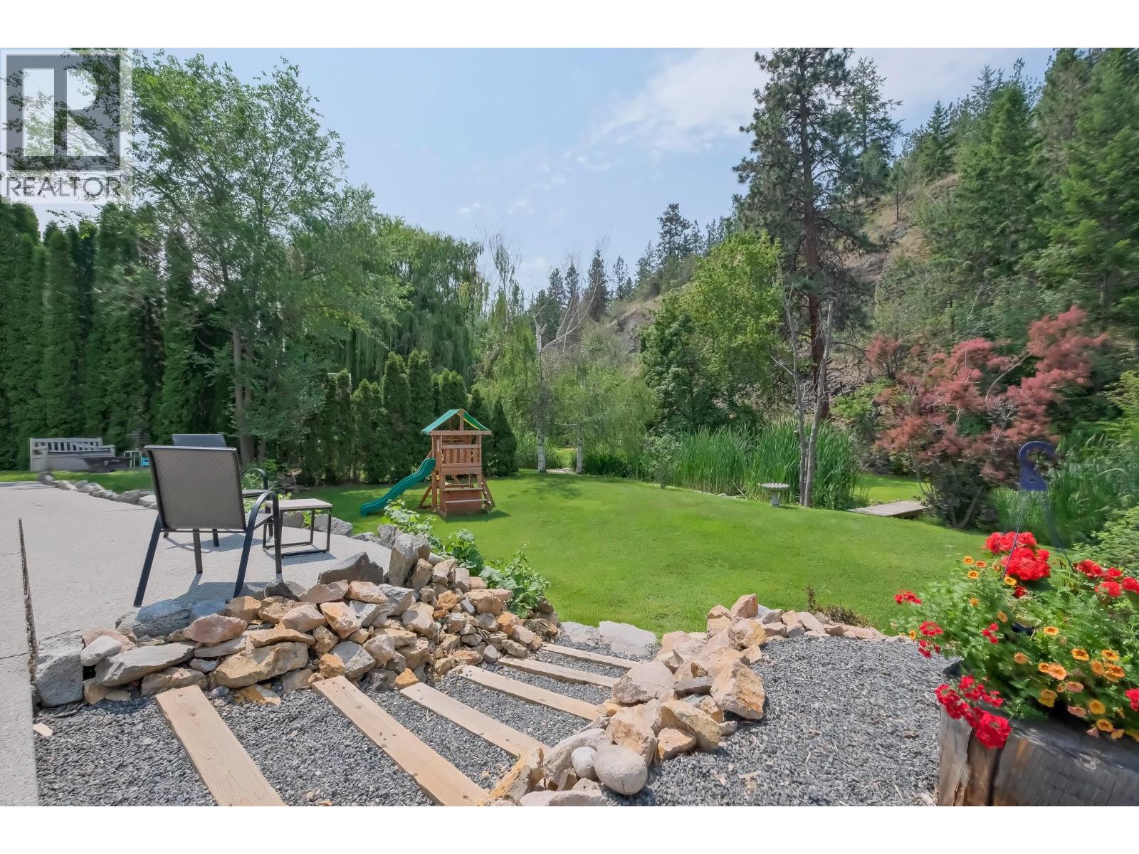  7200 VICTORIA Road South, Summerland