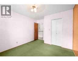 625 Broadway St, Saanich, BC V8Z2G5 Photo 18