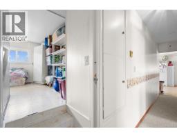 625 Broadway St, Saanich, BC V8Z2G5 Photo 28