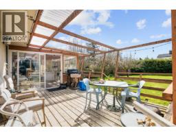 625 Broadway St, Saanich, BC V8Z2G5 Photo 30