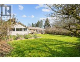 625 Broadway St, Saanich, BC V8Z2G5 Photo 34