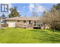 625 Broadway St, Saanich, BC V8Z2G5 Photo 39