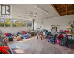 625 Broadway St, Saanich, BC V8Z2G5 Photo 42