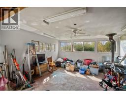 625 Broadway St, Saanich, BC V8Z2G5 Photo 43