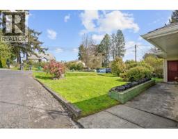 625 Broadway St, Saanich, BC V8Z2G5 Photo 45