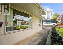 625 Broadway St, Saanich, BC V8Z2G5 Photo 48